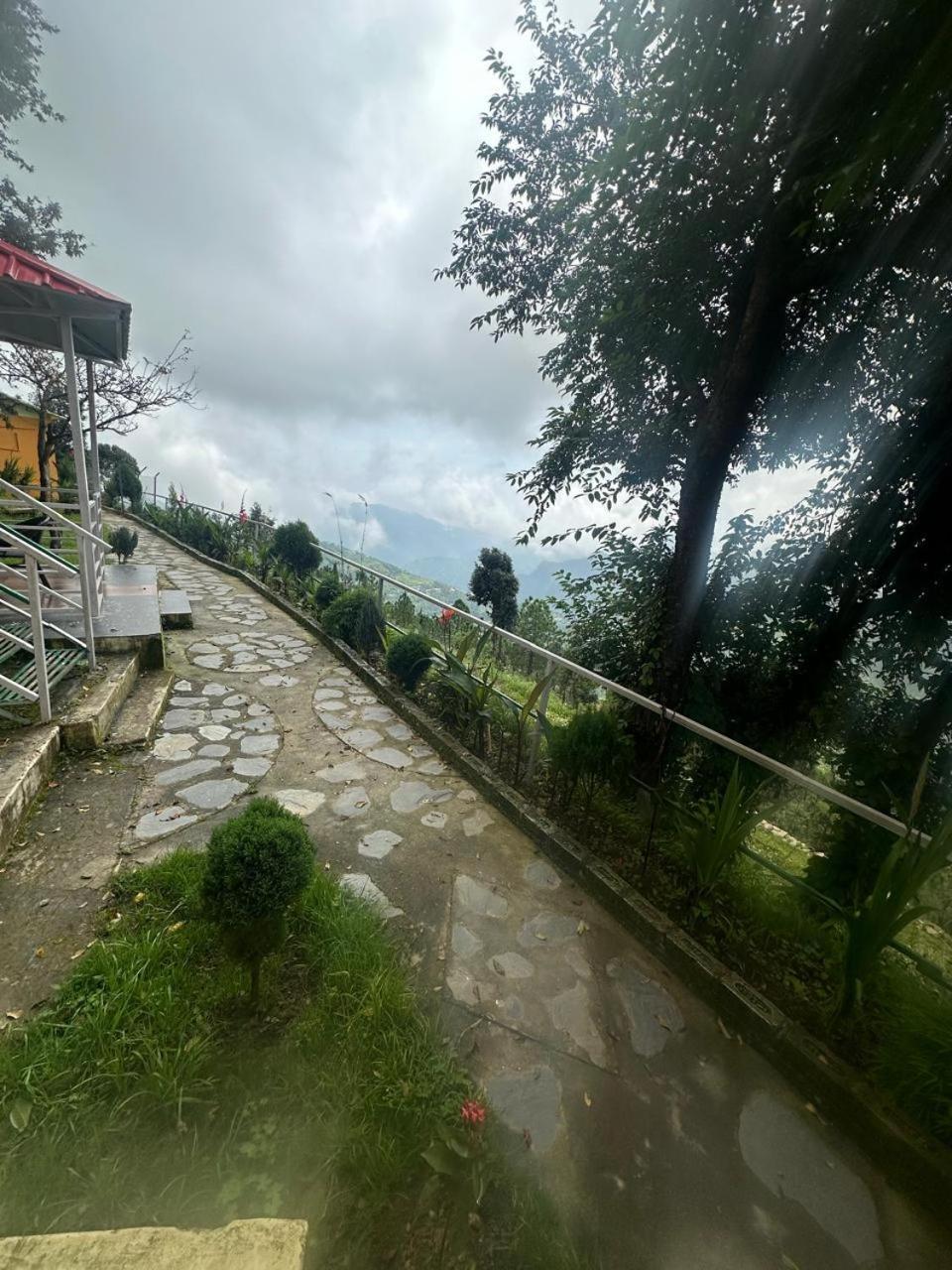 Drona Hills Resorts Kanatal Exterior foto